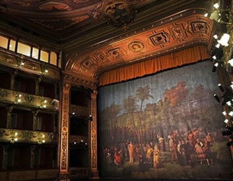 Disfruta los recorridos virtuales y guiados del Teatro Colón